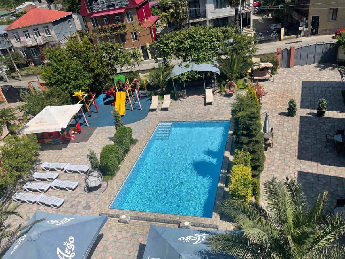 Hotel Buta Batumi Exterior photo
